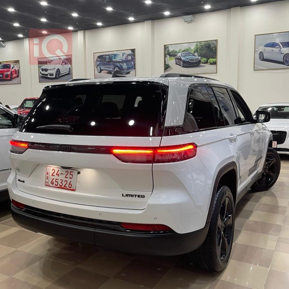 جیپ گراند شیرۆکی